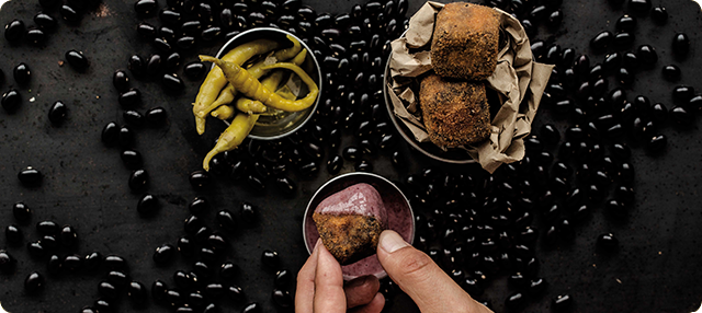 Crema de alubias rojas con morcilla frita