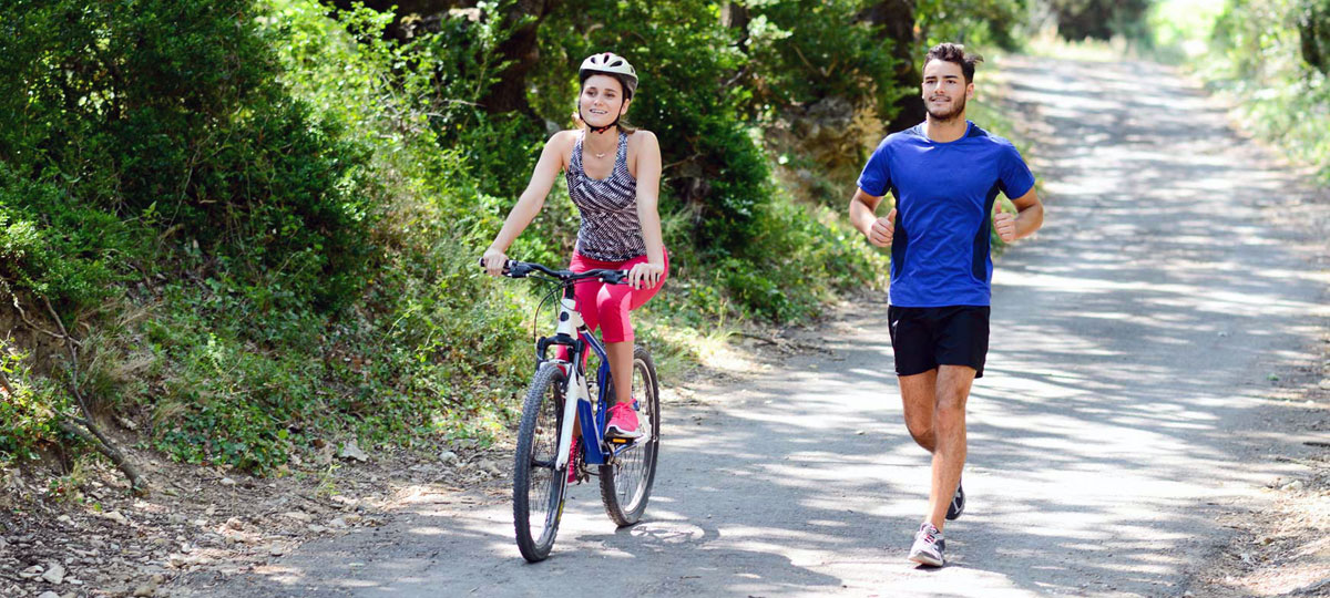 Correr vs Bici: ¿qué es mejor para los huesos?