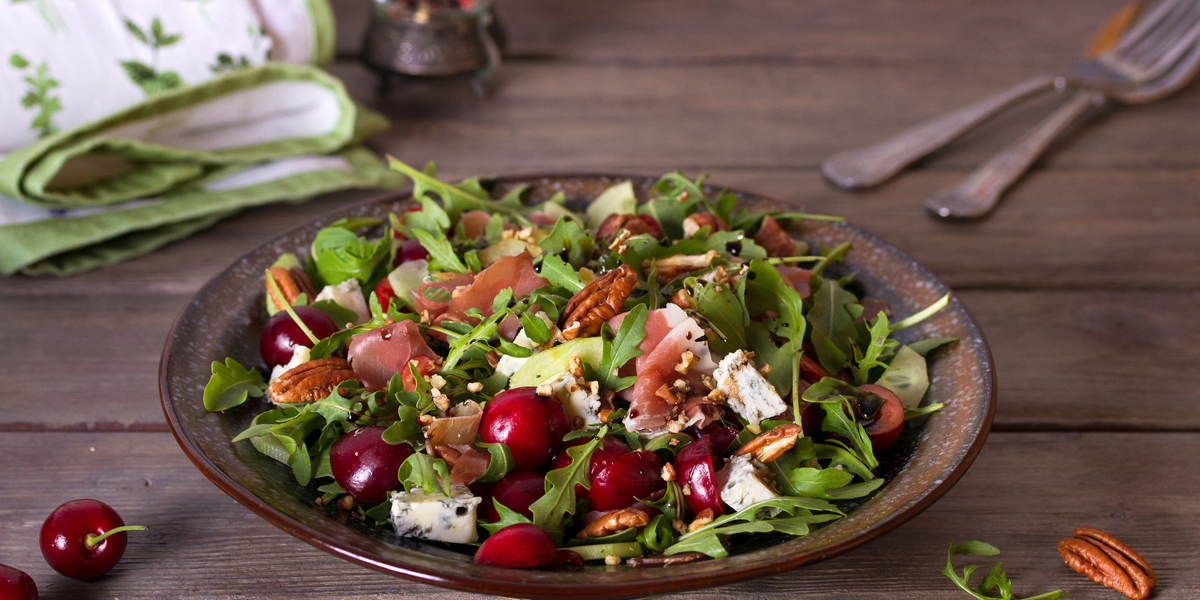 Ensalada de cerezas, jamÃ³n y rÃºcula