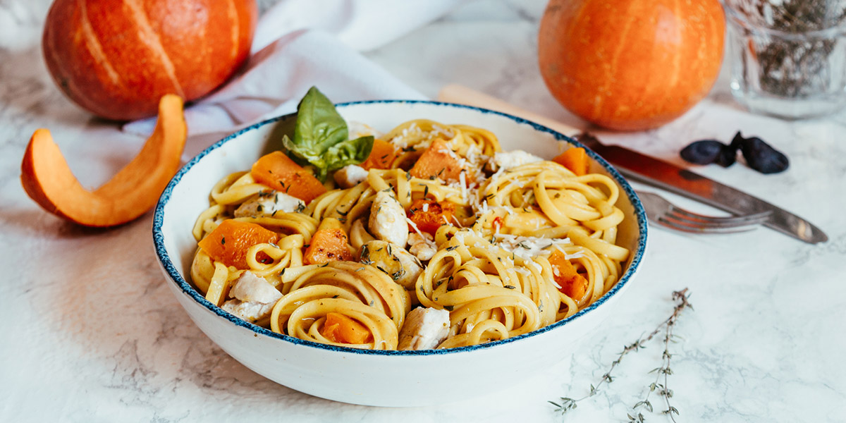 Pasta fresca con calabaza y setas