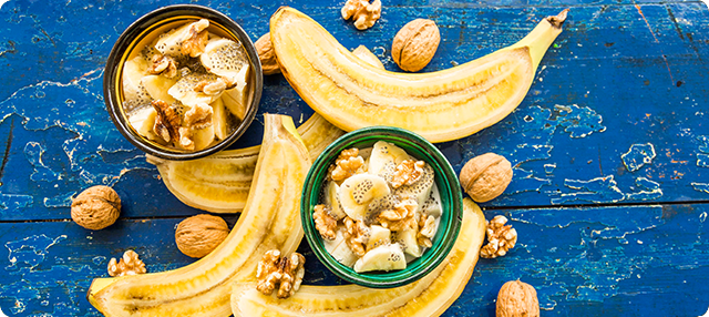 Txia jogurtarekin eta banana konpotarekin