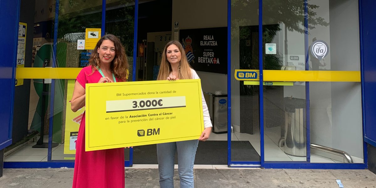 BM Supermercados dona 3.000 euros a la Asociación Contra el Cáncer en Gipuzkoa para luchar contra el cáncer de piel