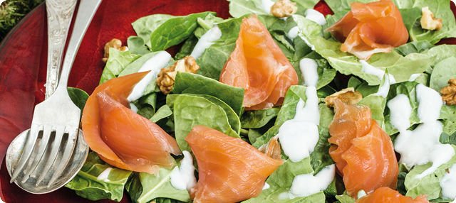 Ensalada de espinacas con salmÃ³n marinado