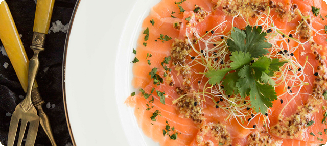 Salmón marinado con cilantro
